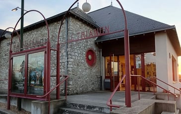 Visites et braderie au Cinéma Le Trianon MAYENNE