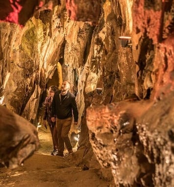 Visite guidée des grottes de Saulges