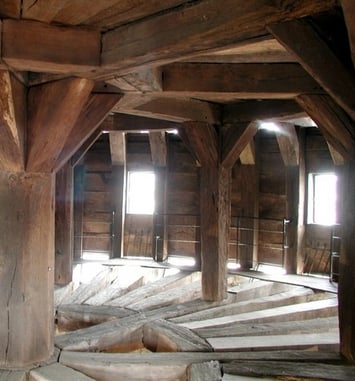 LE VIEUX CHÂTEAU ET SON DONJON