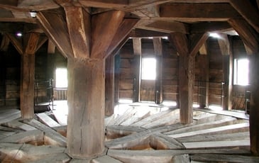 LE VIEUX CHÂTEAU ET SON DONJON