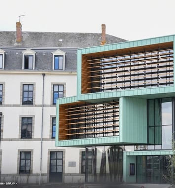 De la Caserne à l'Hôtel Communautaire : Les Secrets d'une Transformation