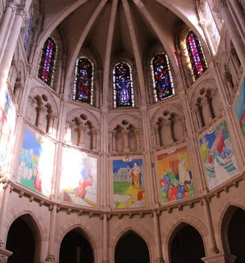 La restauration des vitraux de la basilique Notre-Dame-des-Miracles de Mayenne