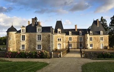 Visite guidée par Catherine, châtelaine des temps modernes (restauratrice, jardinière, animatrice, propriétaire ...)